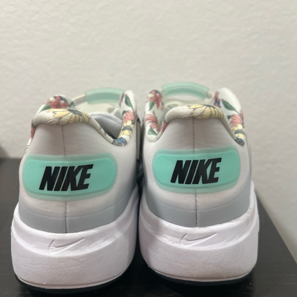 Nike White Golf Sneakers with Floral Trim - Picture 4 of 6